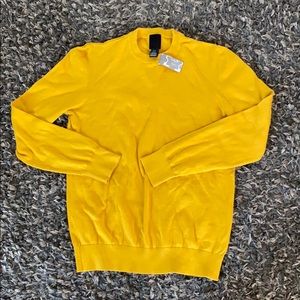 Men’s Medium light sweater